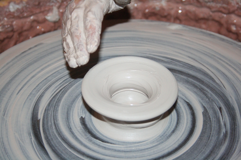 sculpture-BOUYON-min_wheel-ceramic-artist-craft-pottery-material-555860-pxhere.com